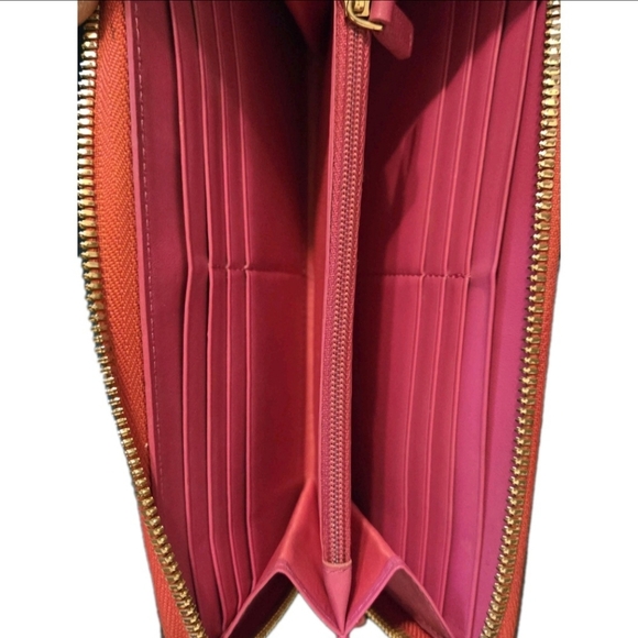 MCM Milla Grained Red Leather Zipped Wallet Card Holder (EXCELLENT CONDITION - Picture 12 of 12